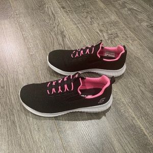 Sketchers sneakers, size 2. Excellent condition. Worn twice.